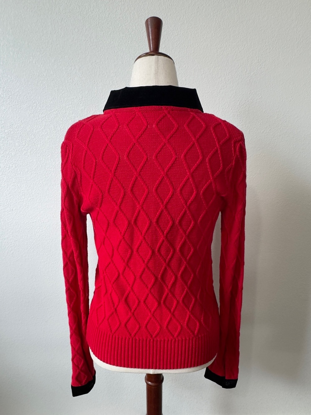 Collectif Red Button-Front Cardigan with Black Collar - Picture 4 of 4